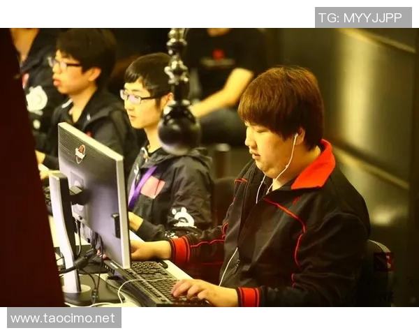 FPX战队在DOTA2赛事中的耐力表现与策略分析探讨